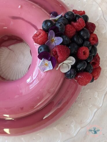 Entremet hibiscus & fruits rouges